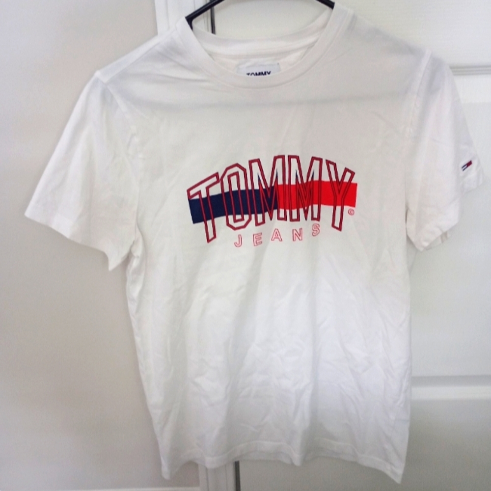 Small White Tommy Hilfiger T-Shirt